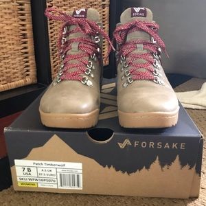Forsake patch Timberwolf hiking boots